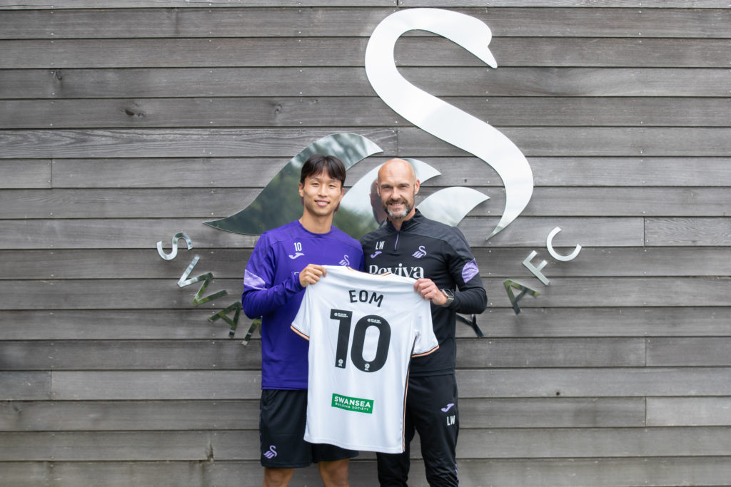 Eom Ji-Sung Signs Contract With Swansea City AFC